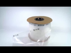 Wcześnie otwarte torby są otwarte z jednej strony dla łatwego